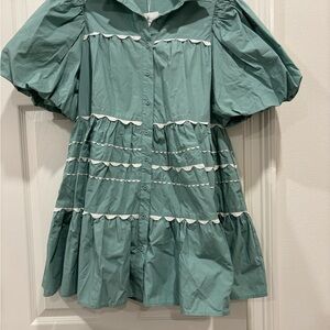 New without tag- babydoll style dress with pockets